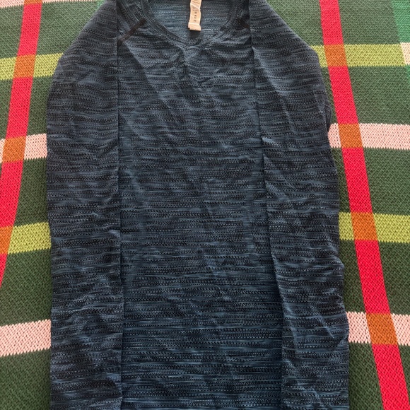 Lululemon women’s long sleeve running top - Picture 2 of 5